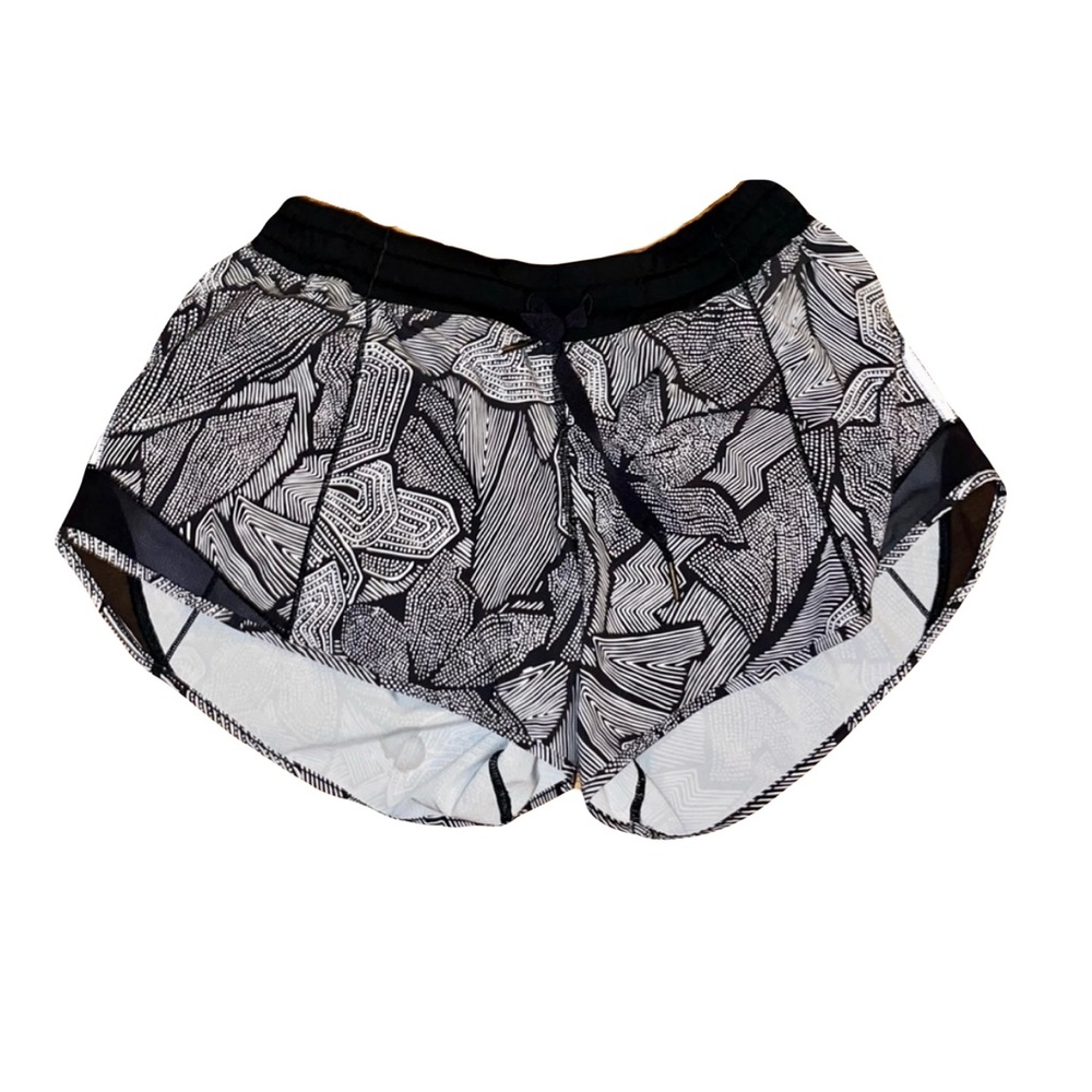 Lululemon Hotty Hot Short (Long) Dottie Tribe White Black / Black Size 10